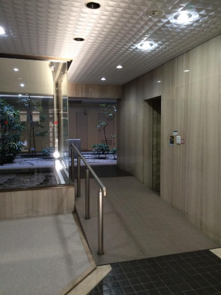 エントランス内