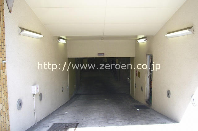 駐車場入口